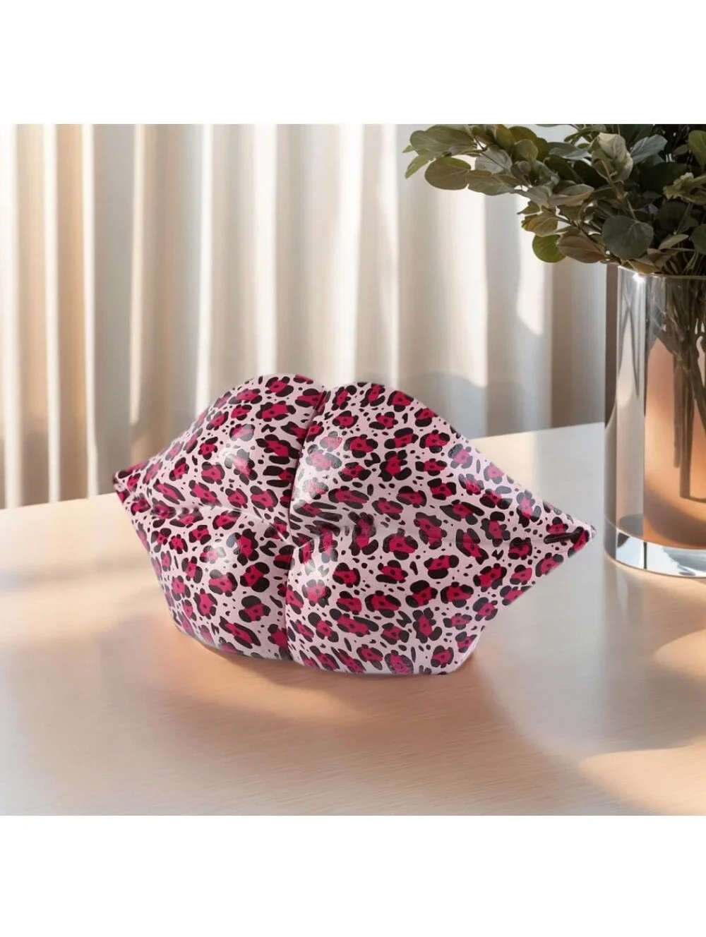 NWT 2-Piece Resin Lips Book Ends In Pink Lopard Print 10.2